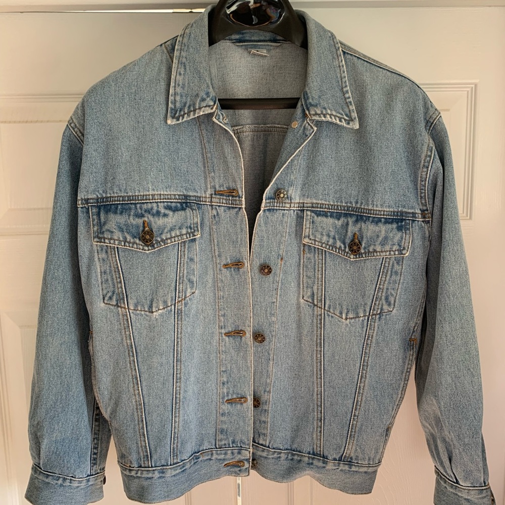 Vintage Classic Blue Denim Jacket. Roomy size Small